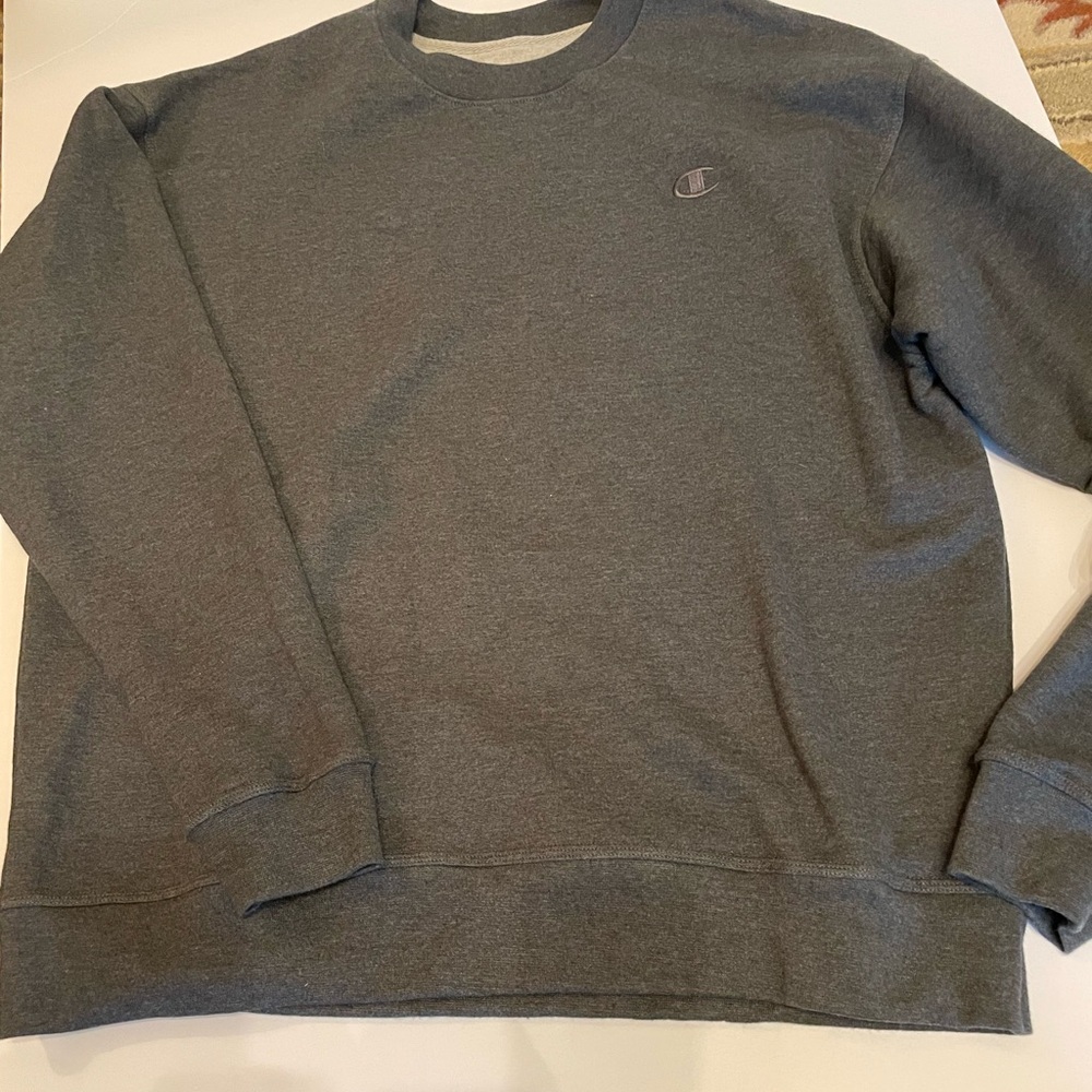 Men’s Champion sweatshirt, gray size XL